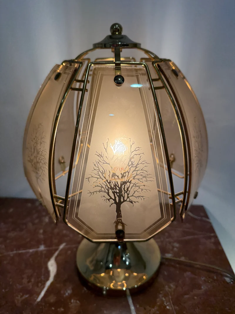 Lampe vintage en laiton et verre fumé gravé