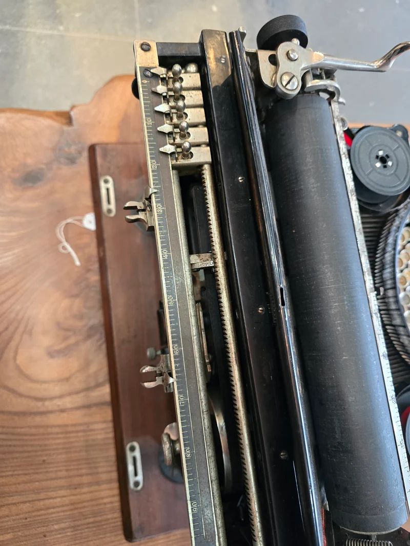 Machine à écrire Gallia, boîte d’origine