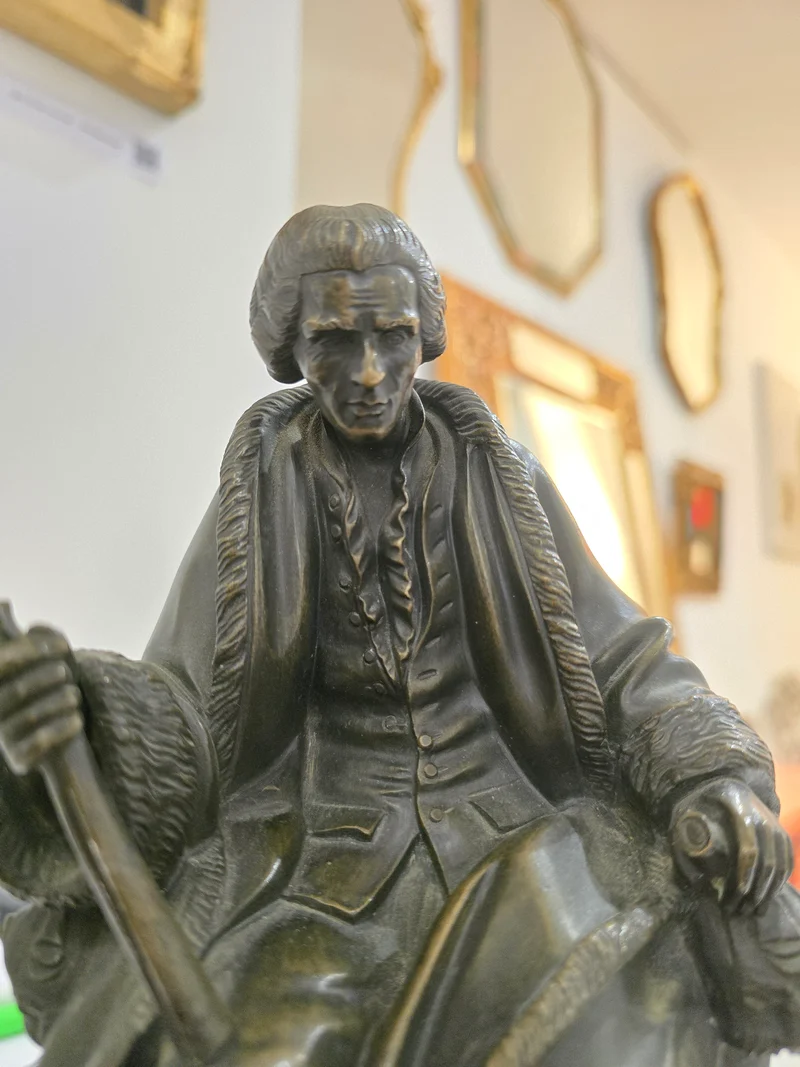 Bronze penseur Voltaire