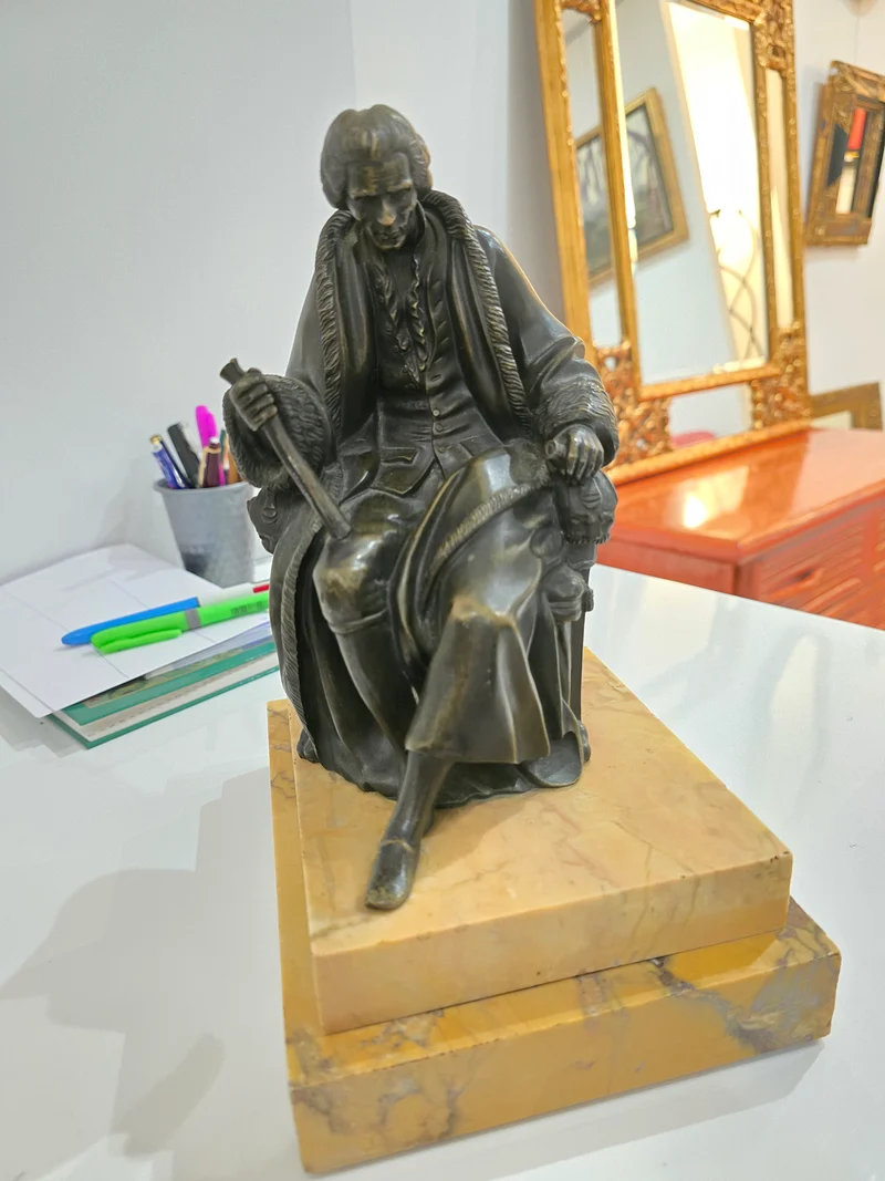 Bronze penseur Voltaire