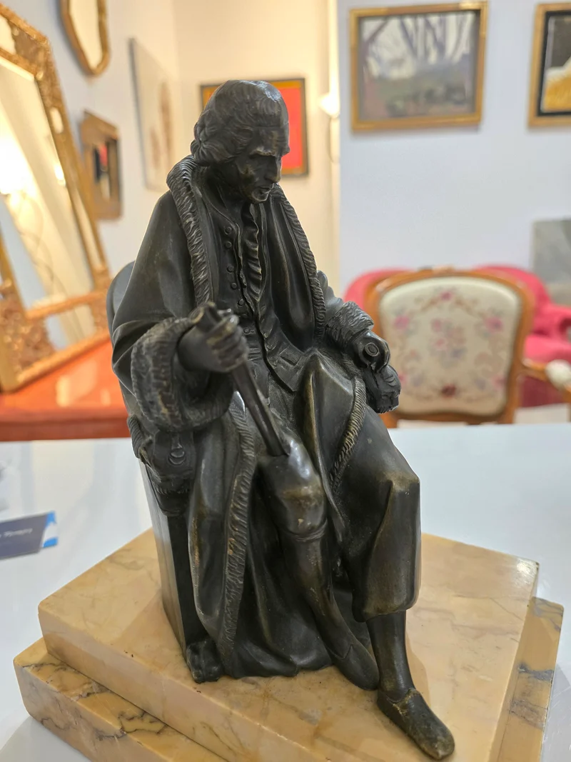 Bronze penseur Voltaire