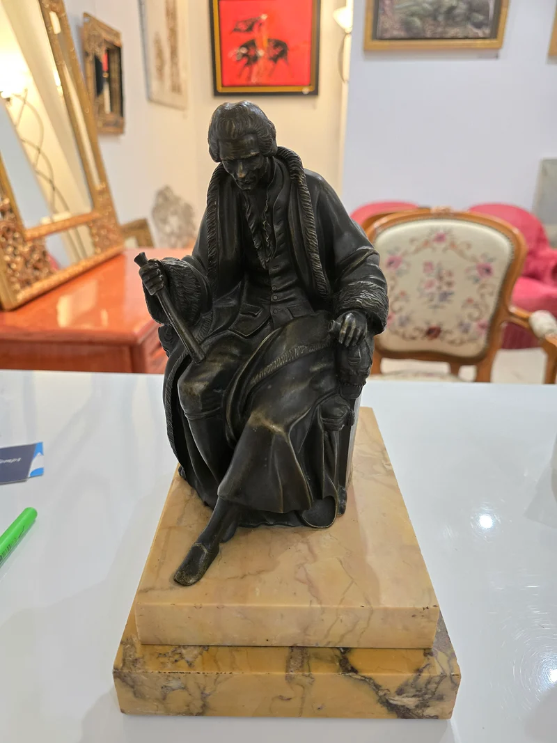 Bronze penseur Voltaire
