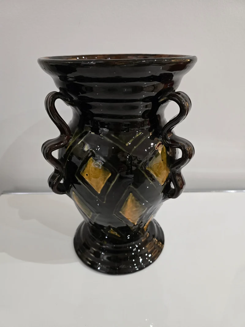 Vase art deco signé