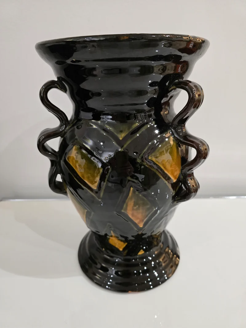 Vase art deco signé