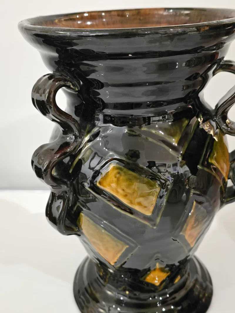 Vase art deco signé