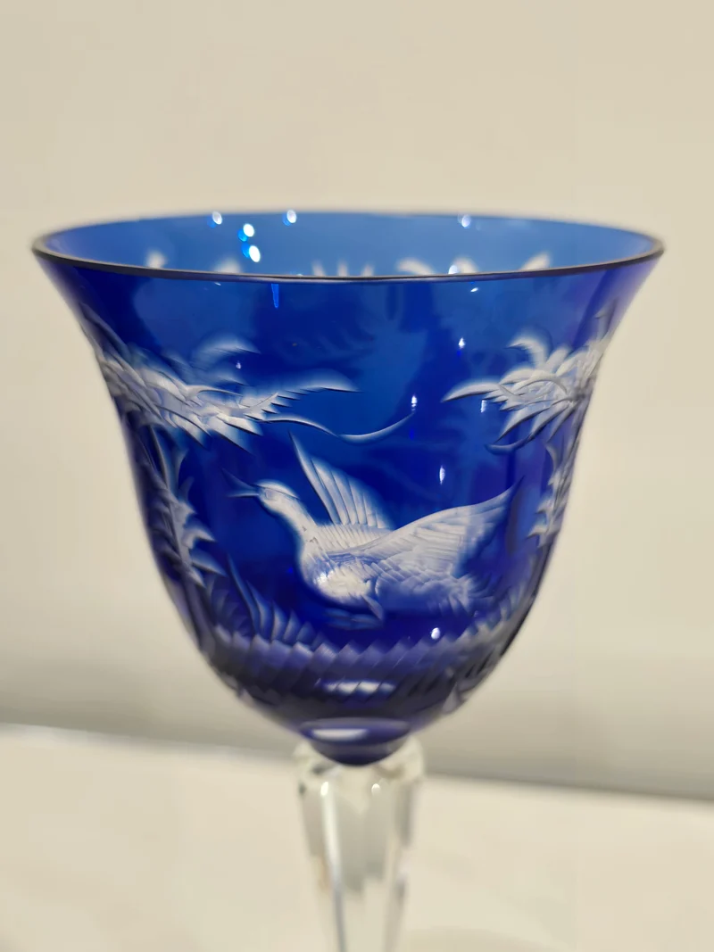 Carafe en cristal de bohème bleuté verre déglacer à l’acide décore forêt