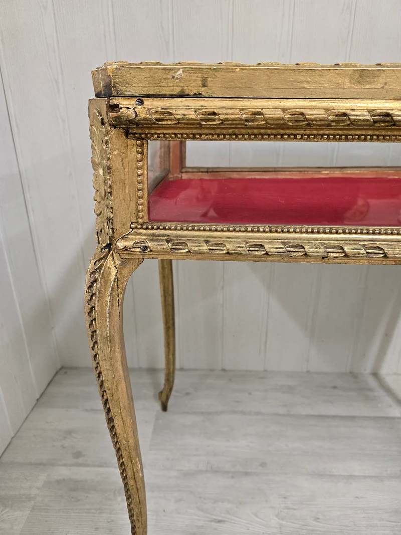 Table vitrine 19ème style louis xv bois doré