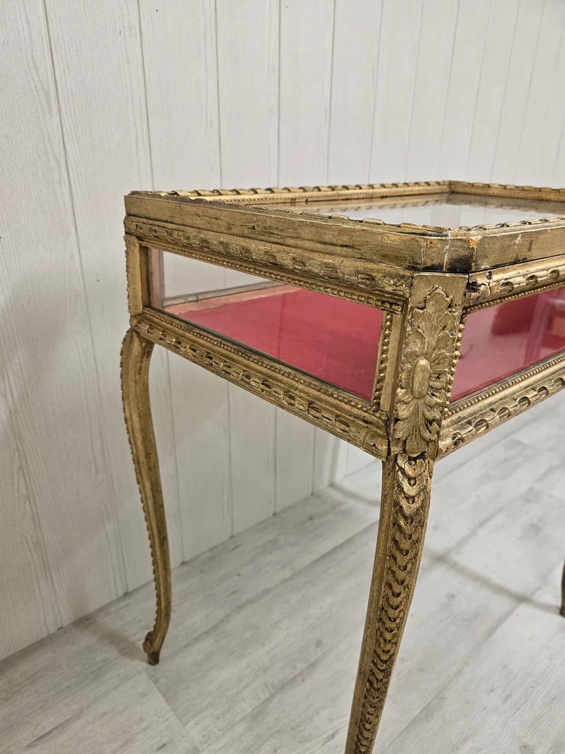 Table vitrine 19ème style louis xv bois doré