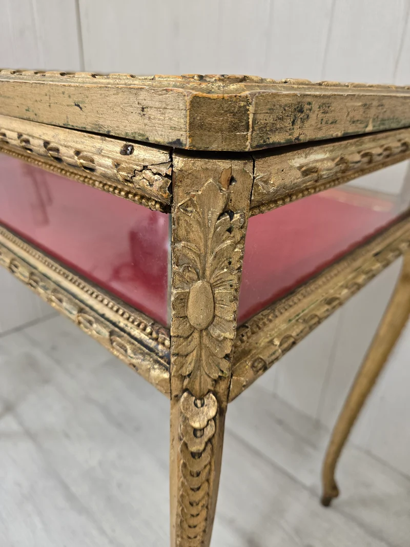 Table vitrine 19ème style louis xv bois doré