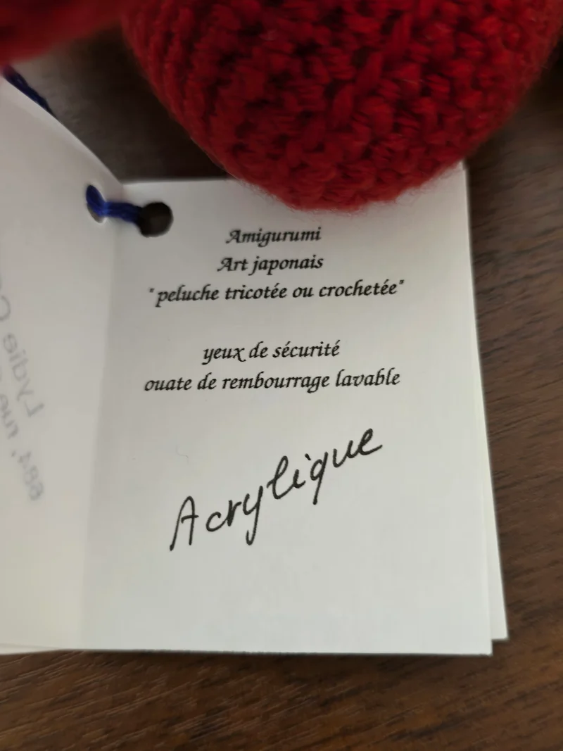 Ourson pyjama rouge amigurumi