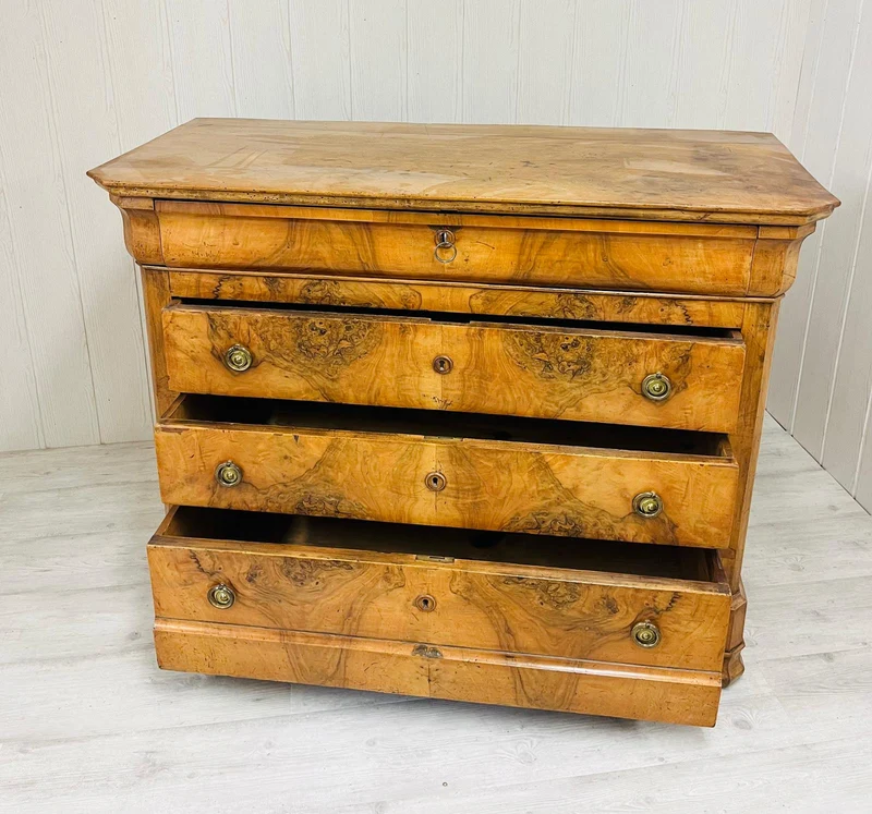 Commode lxv