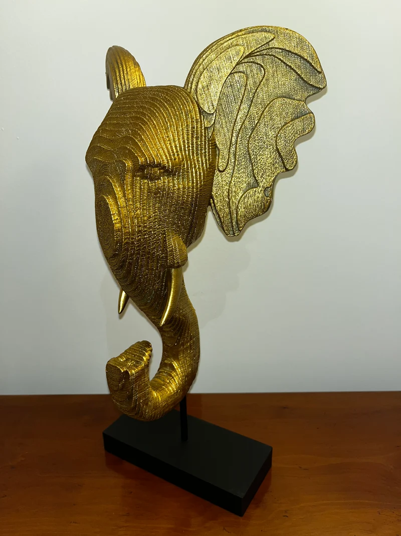 Éléphant sur socle