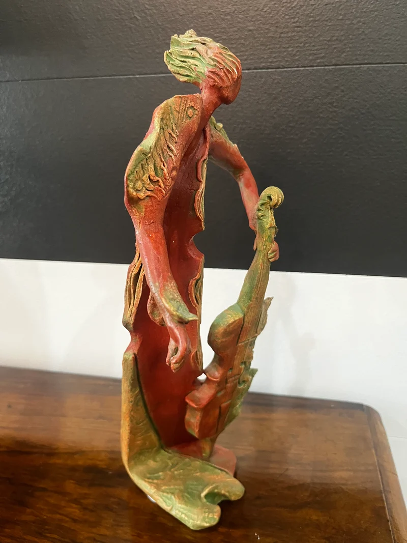 Statuette violoniste en terre cuite signé