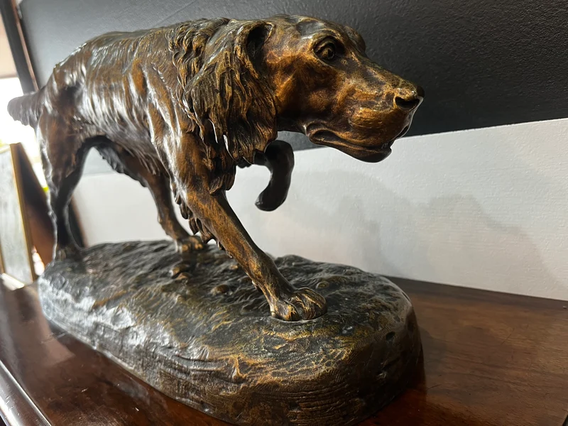 Chien de chasse à l’arrêt - signé Clovis Edmond Masson (1838-1913) en Bronze