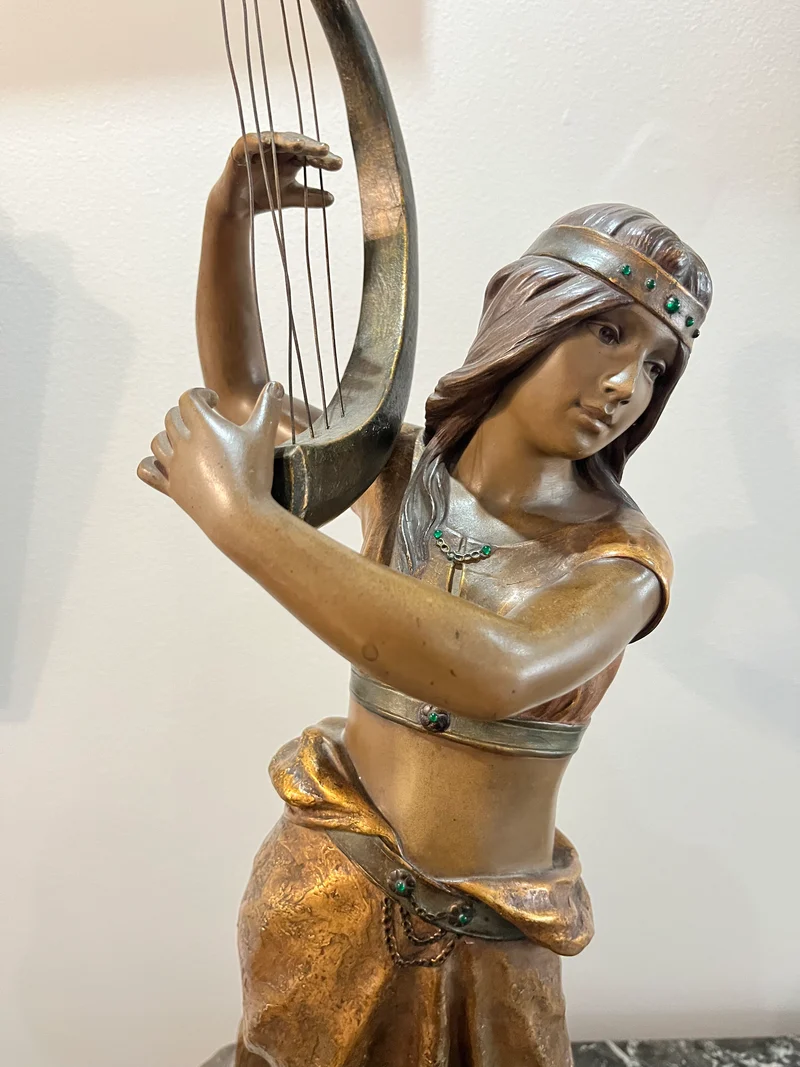 Statue Aida