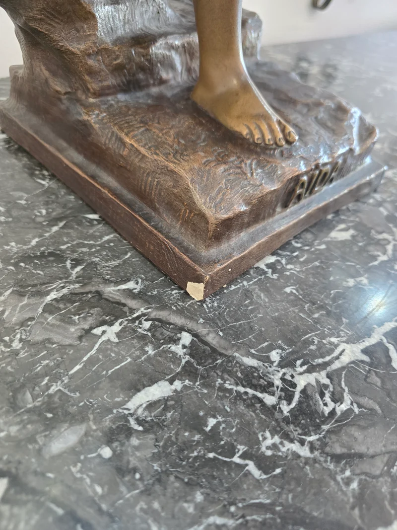 Statue Aida