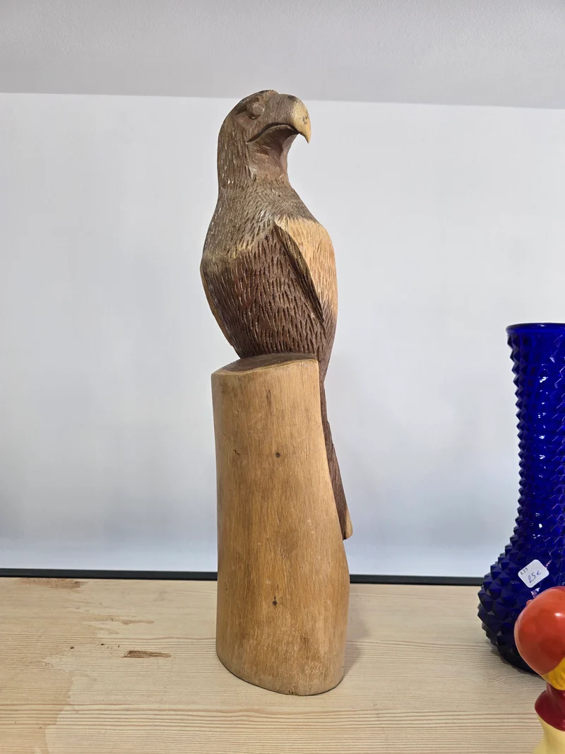 Sculpture aigle taillé main
