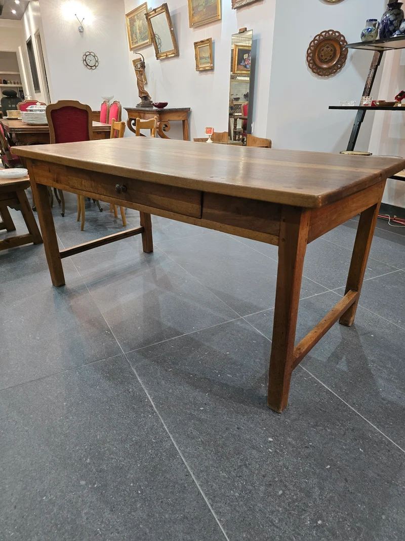 Table de ferme en noyer