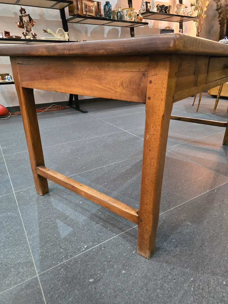 Table de ferme en noyer
