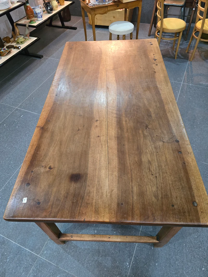 Table de ferme en noyer