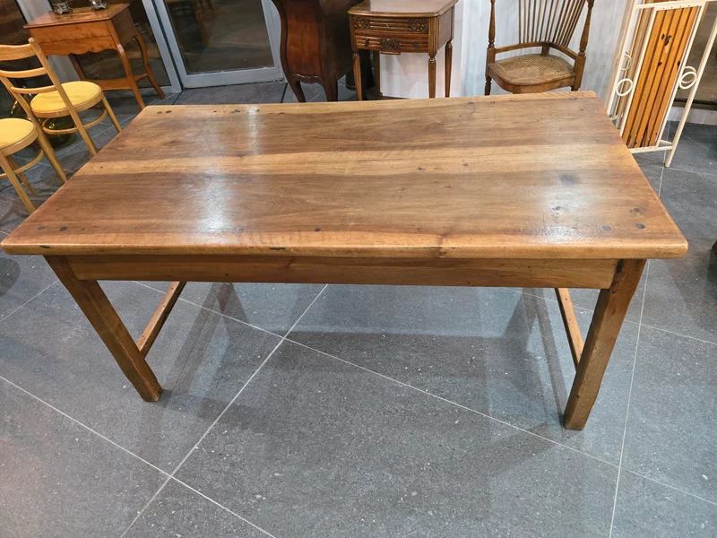 Table de ferme en noyer