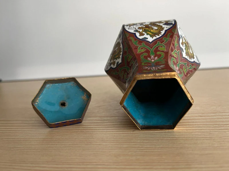 Récipient cloisonné chinois en bronze