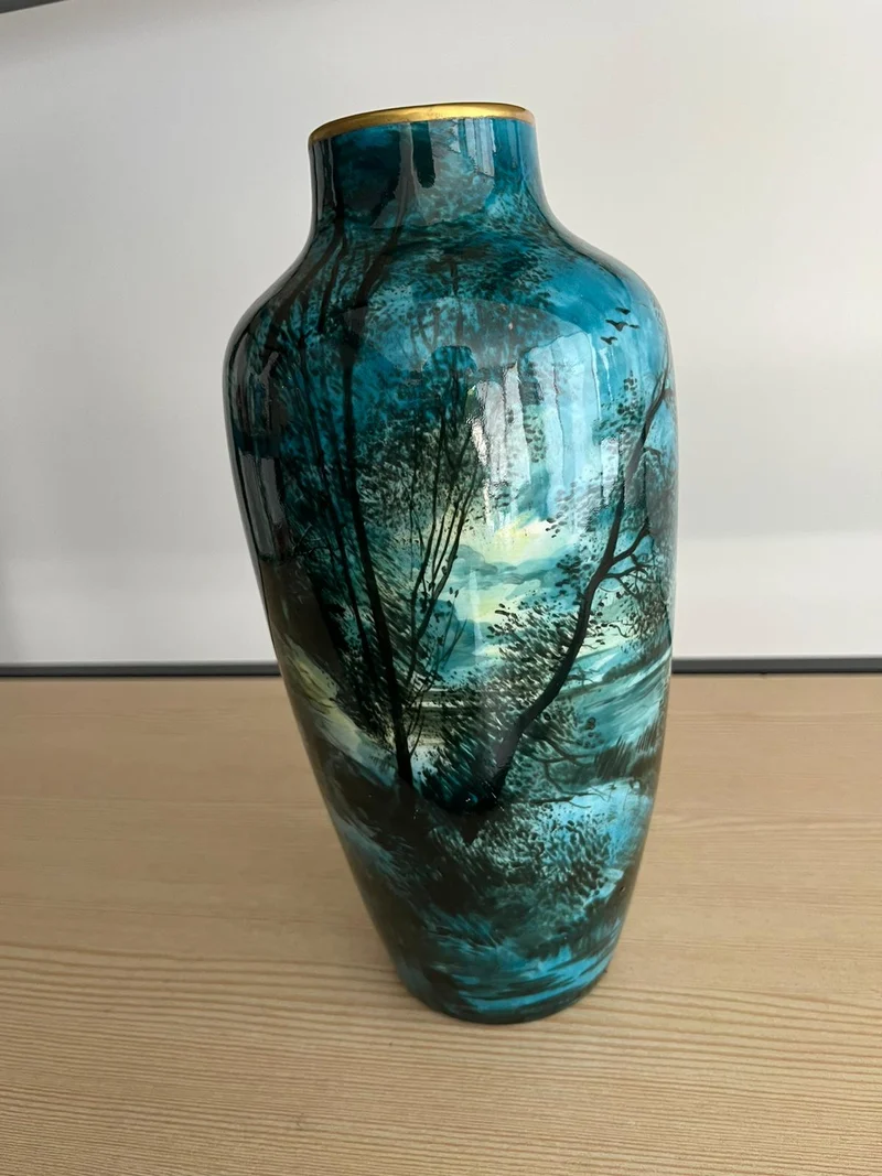 Vase limoges, artiste de France signé CA peint mains