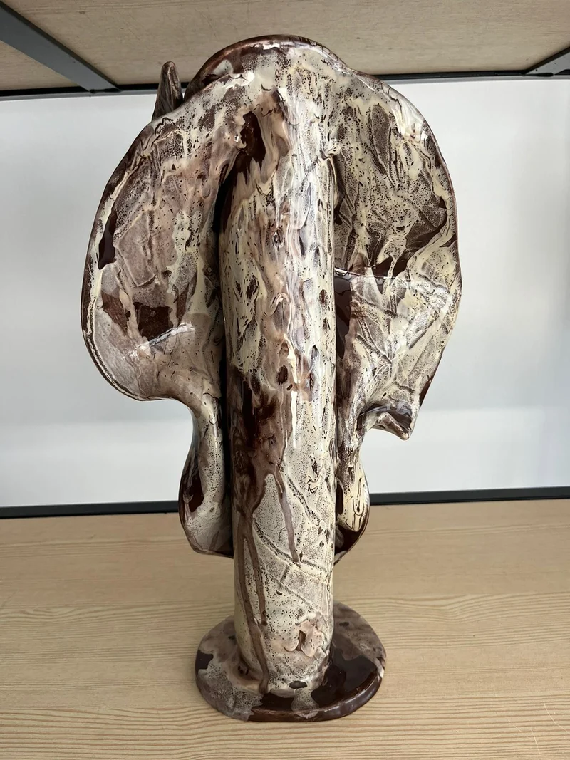 Vase Sculpture signé