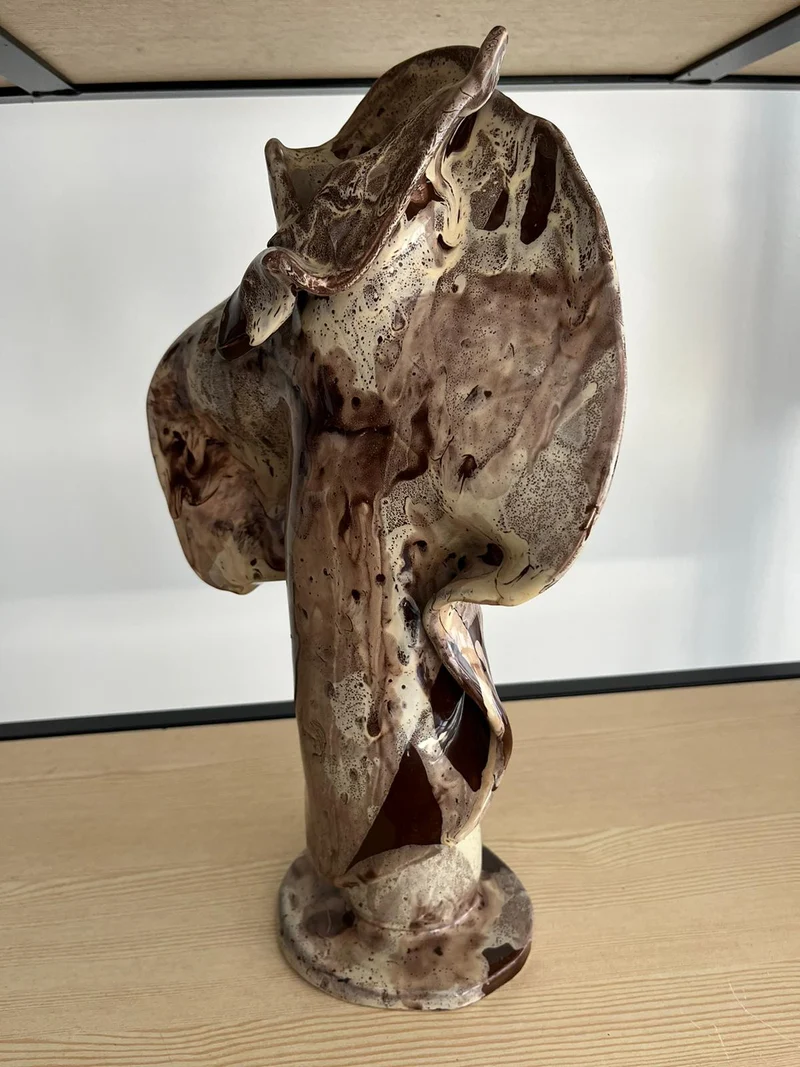 Vase Sculpture signé