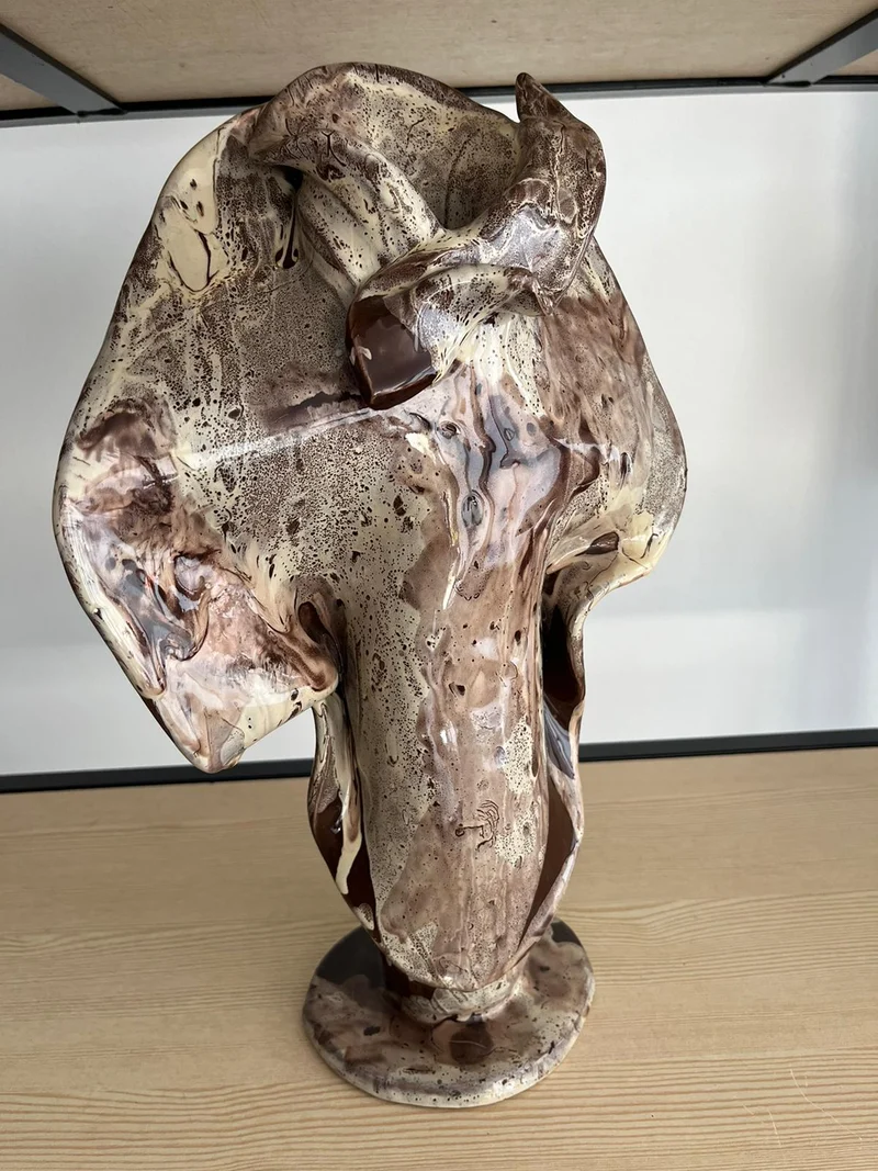 Vase Sculpture signé