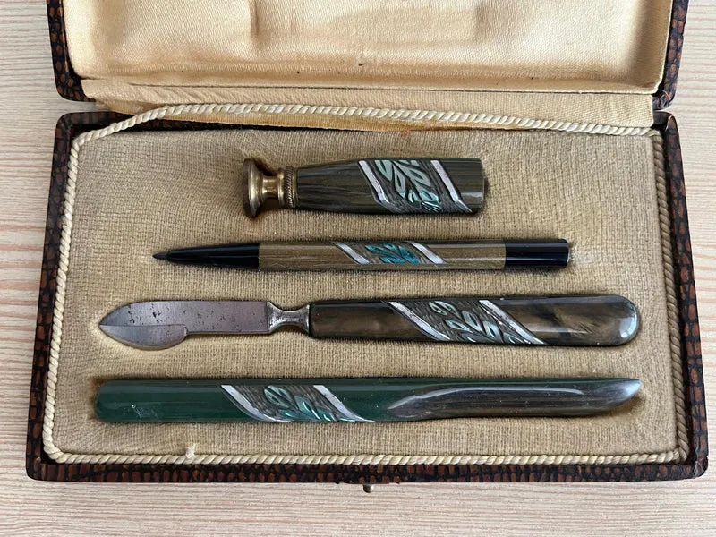 Necessaire d’ecriture/boite de sceau à cacheter de collection