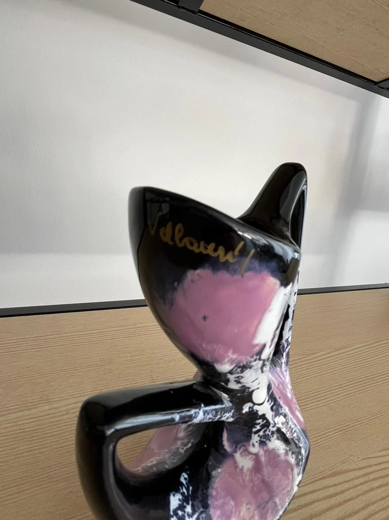 Vase en ceramique vintage signé