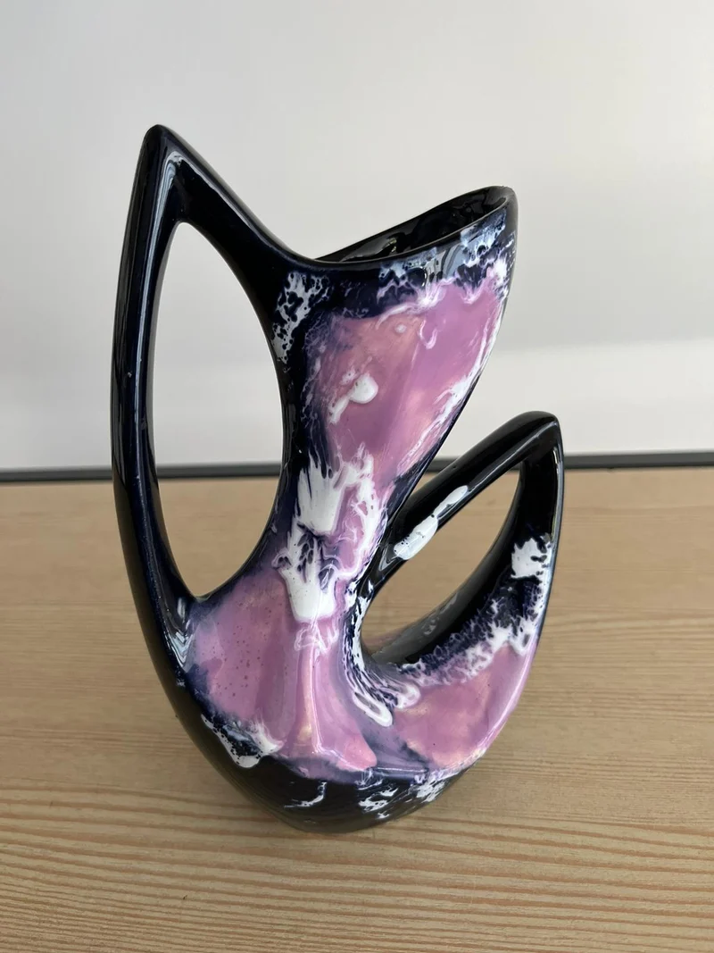 Vase en ceramique vintage signé