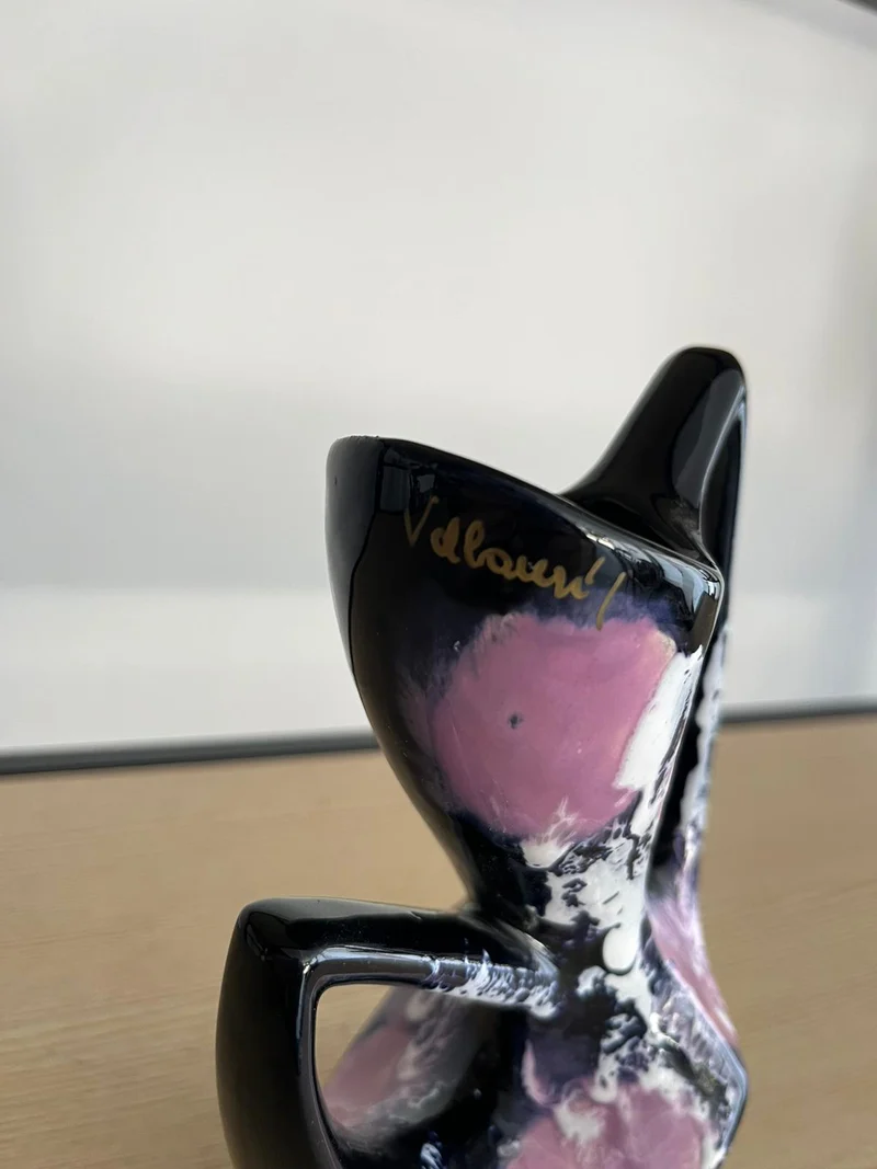 Vase en ceramique vintage signé