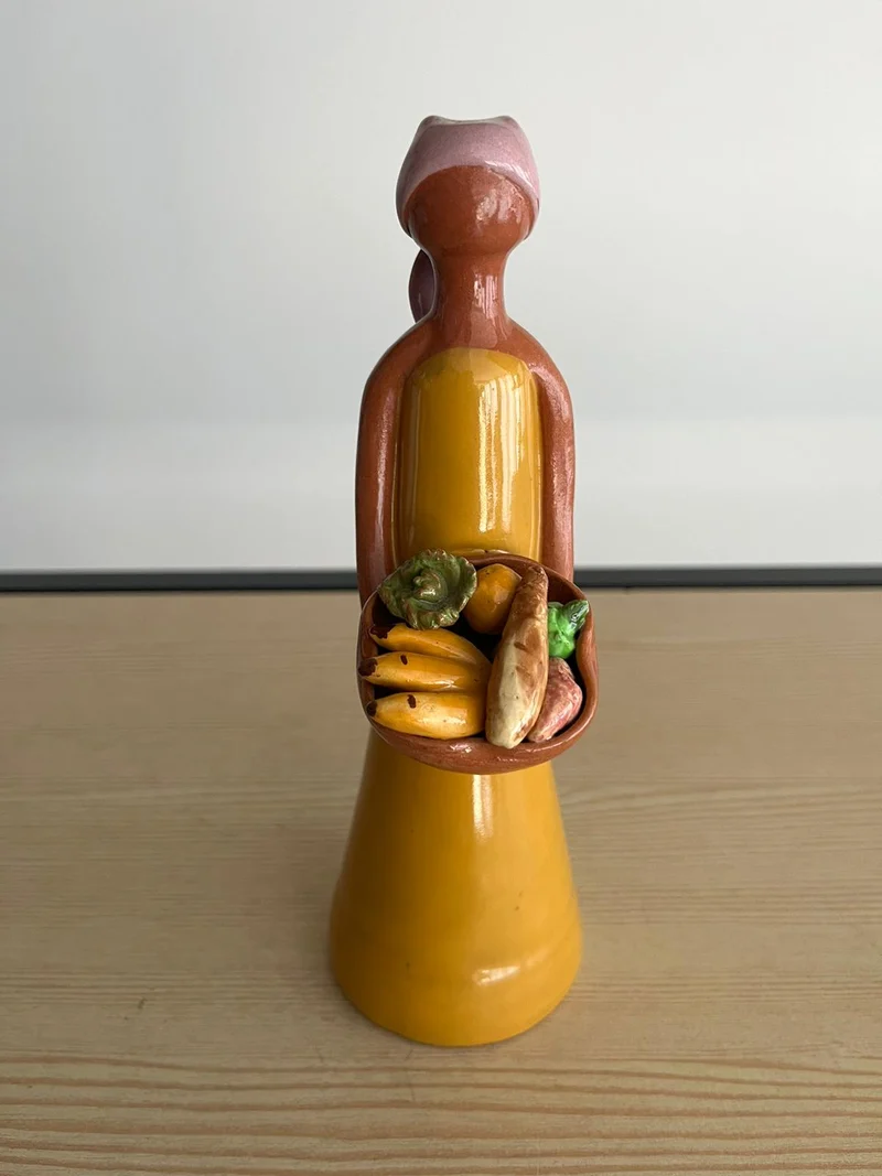 Statuette artisanal signé Lime de République dominicaine en céramique