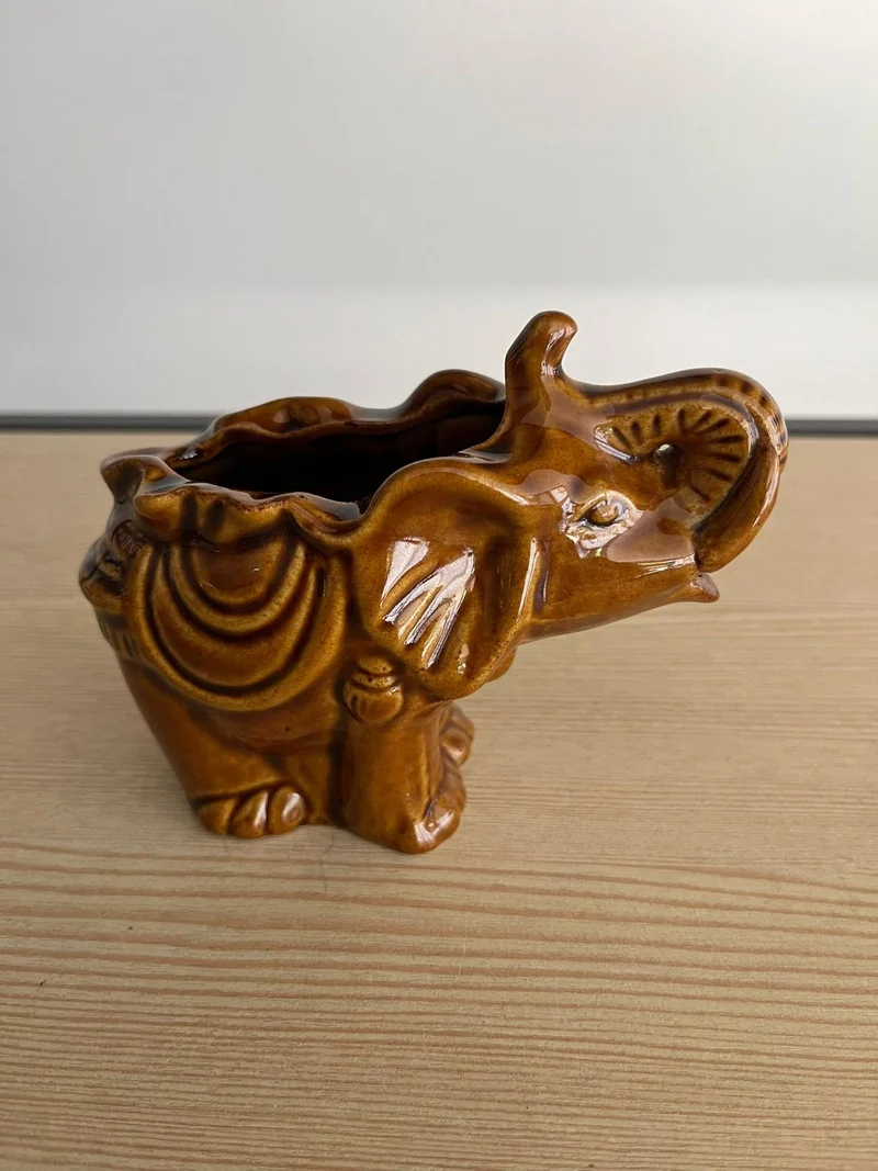 Éléphant en céramique vintage