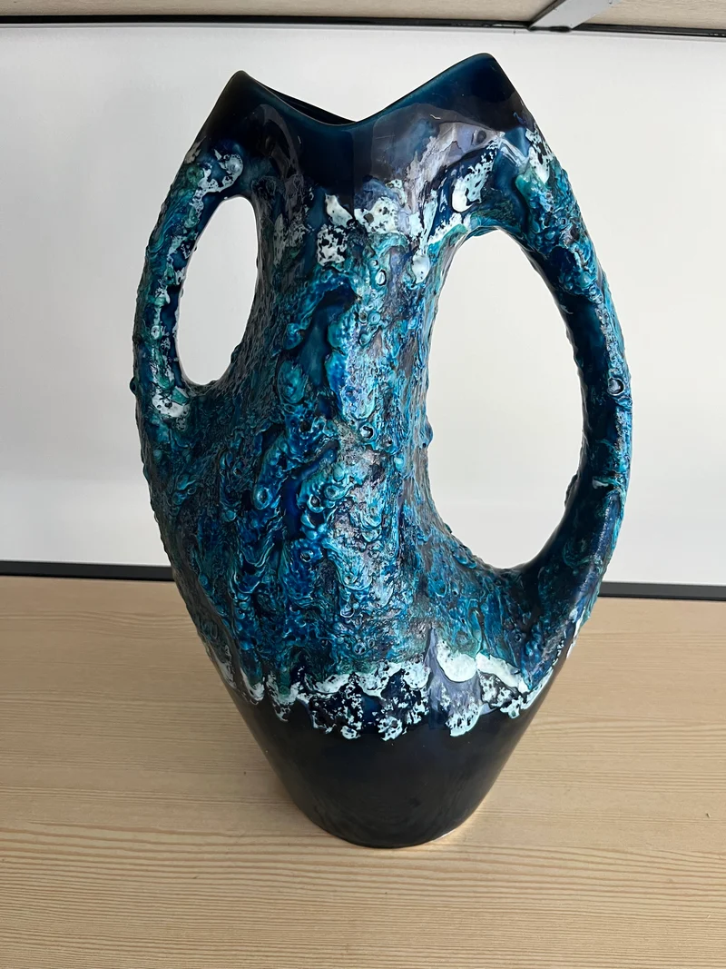 Vase Vallauris vintage bleu nuit