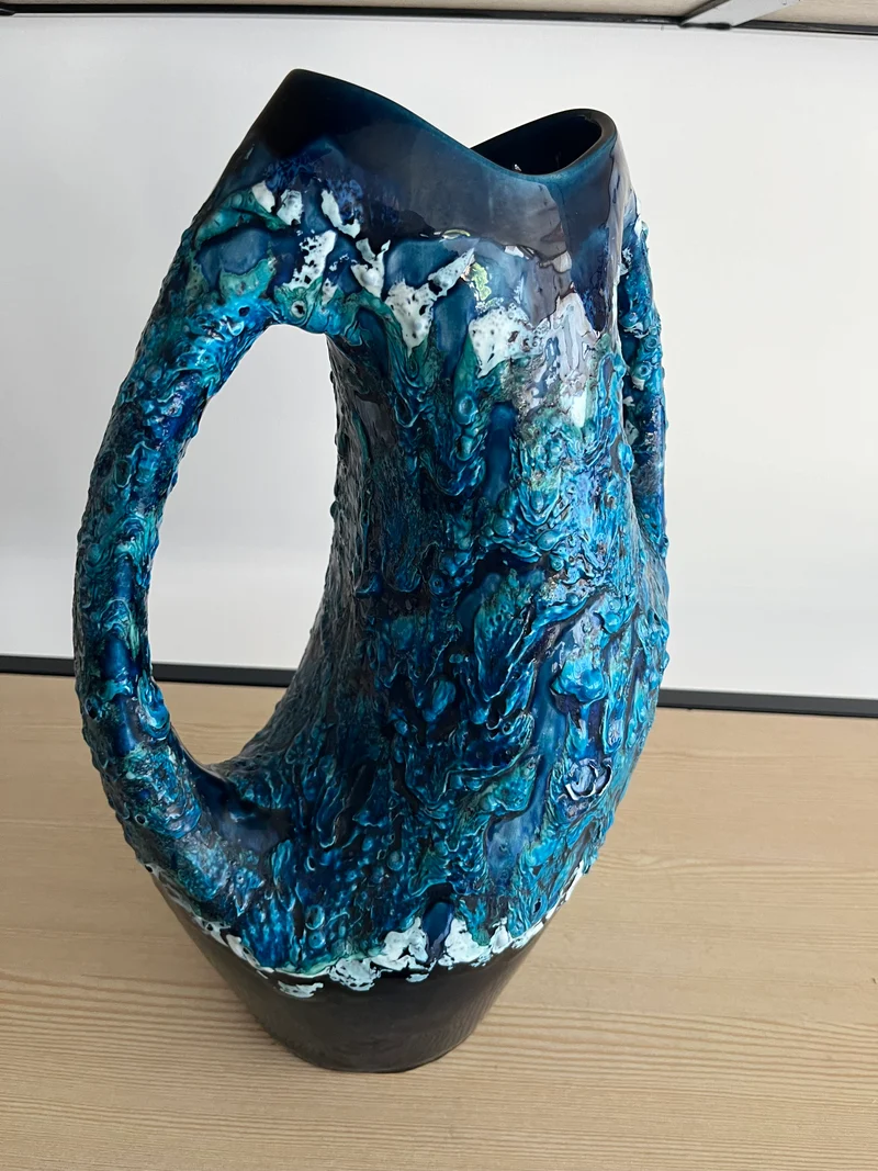 Vase Vallauris vintage bleu nuit