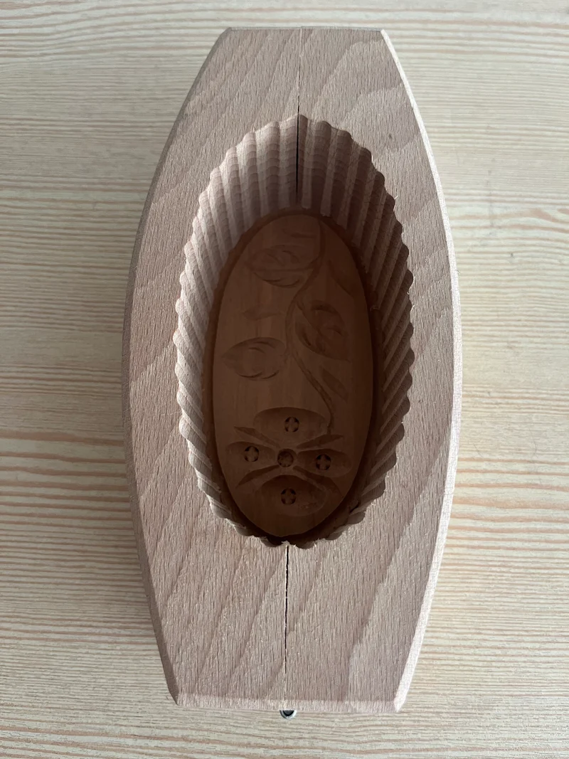 Moule à beurre en bois