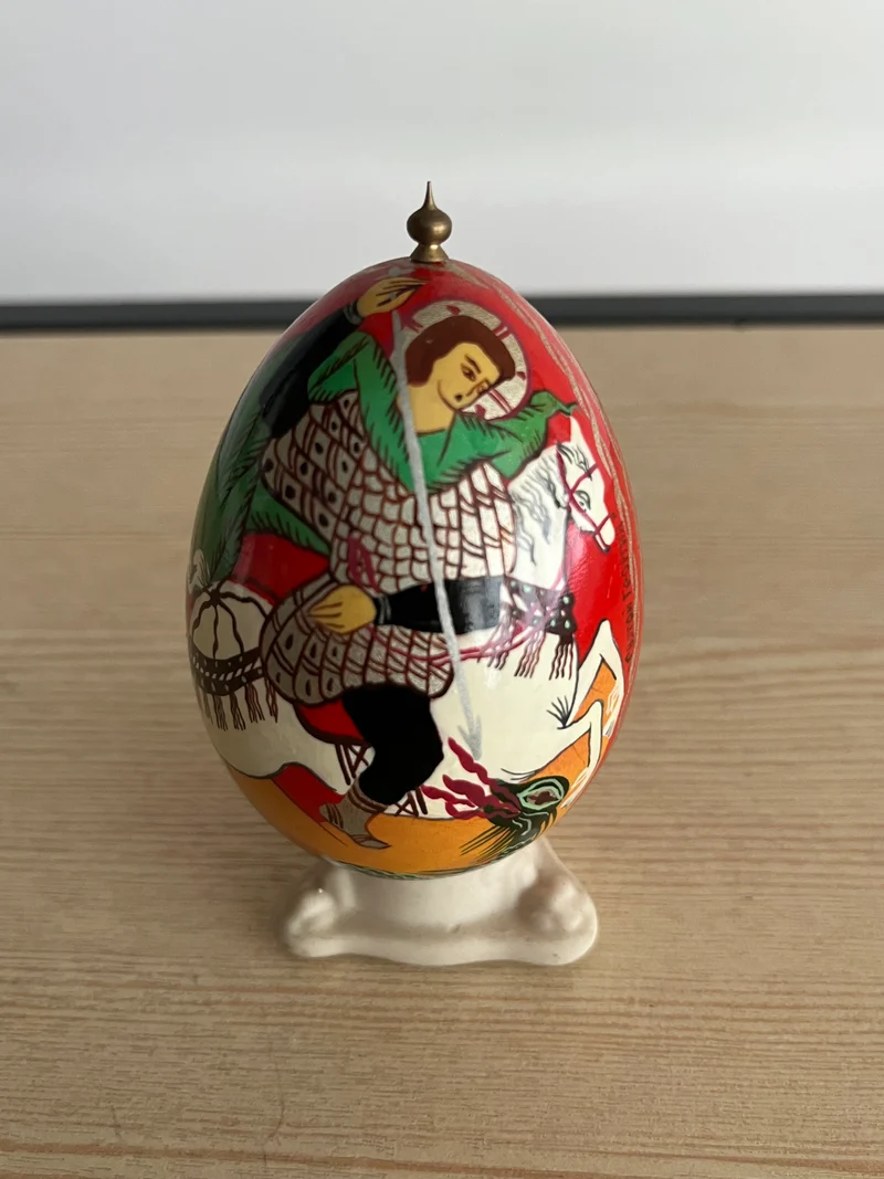 Œuf de décoration russe peint