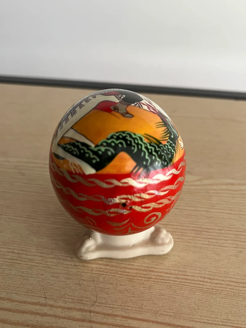 Œuf de décoration russe peint