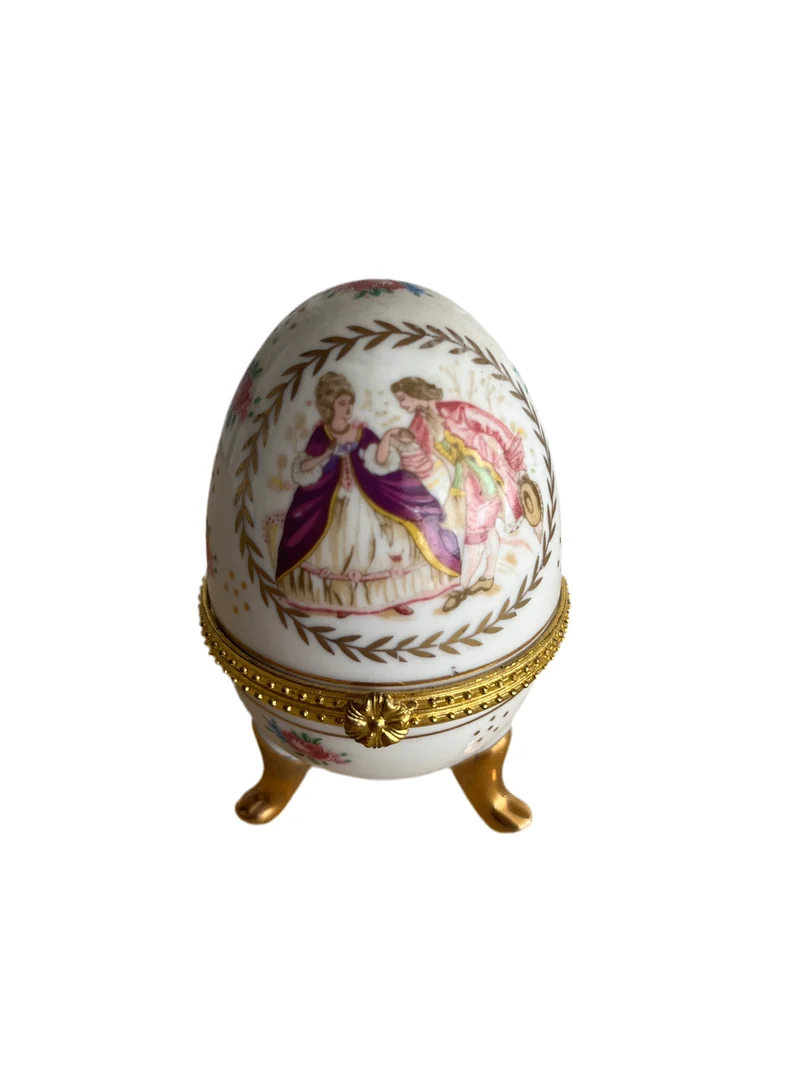 Œuf en porcelaine Limvosges décors de scène galante