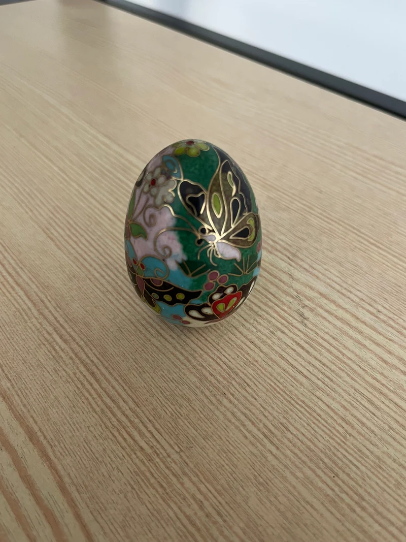 Œuf avec socle