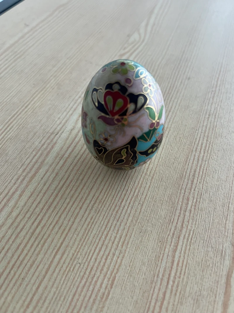 Œuf avec socle