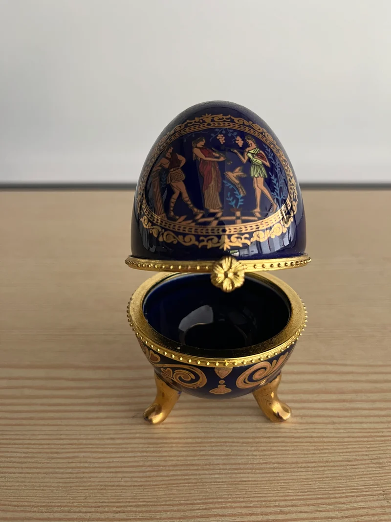 Boite à bijoux vintage œuf en porcelaine