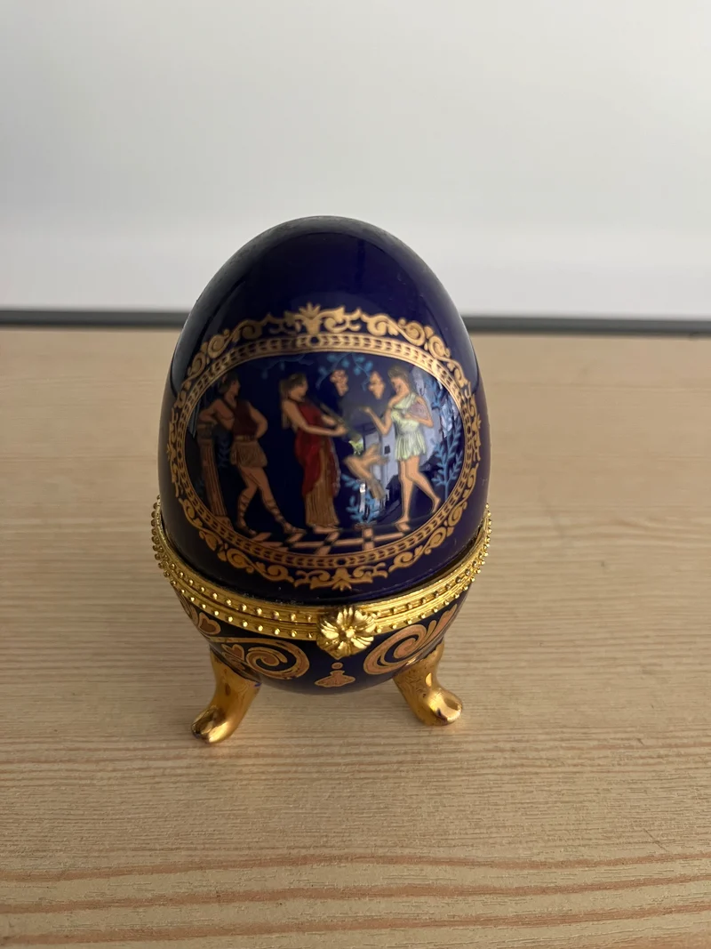 Boite à bijoux vintage œuf en porcelaine