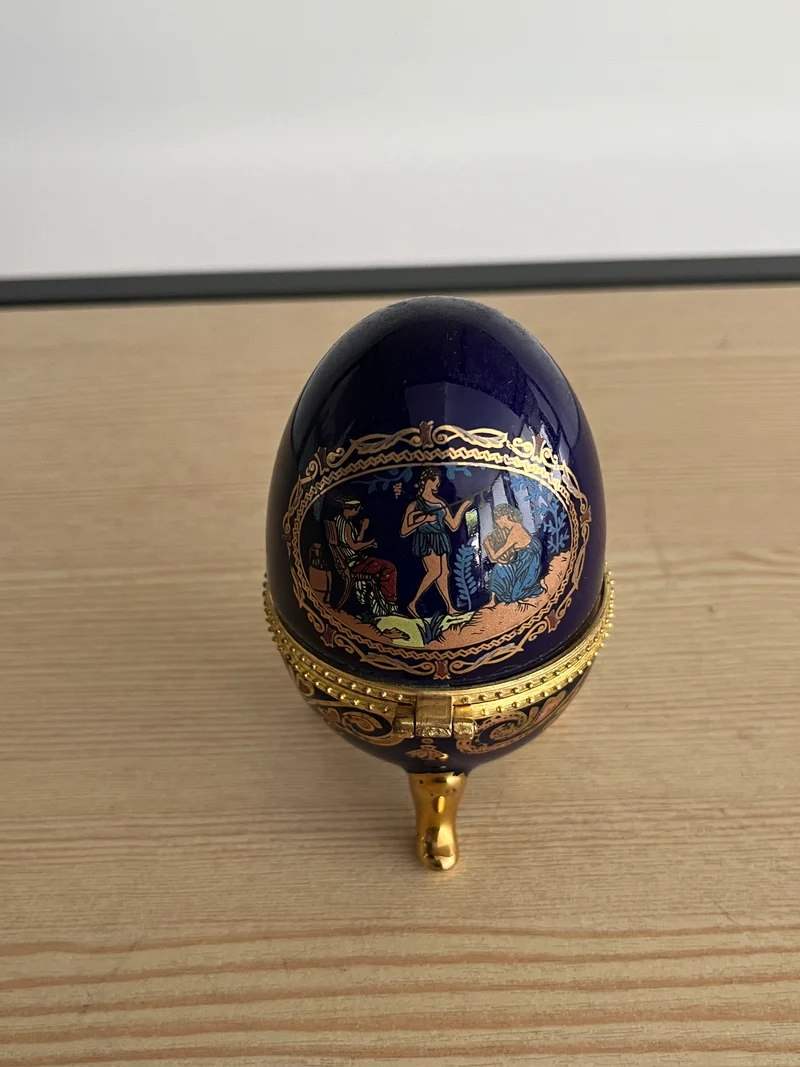 Boite à bijoux vintage œuf en porcelaine