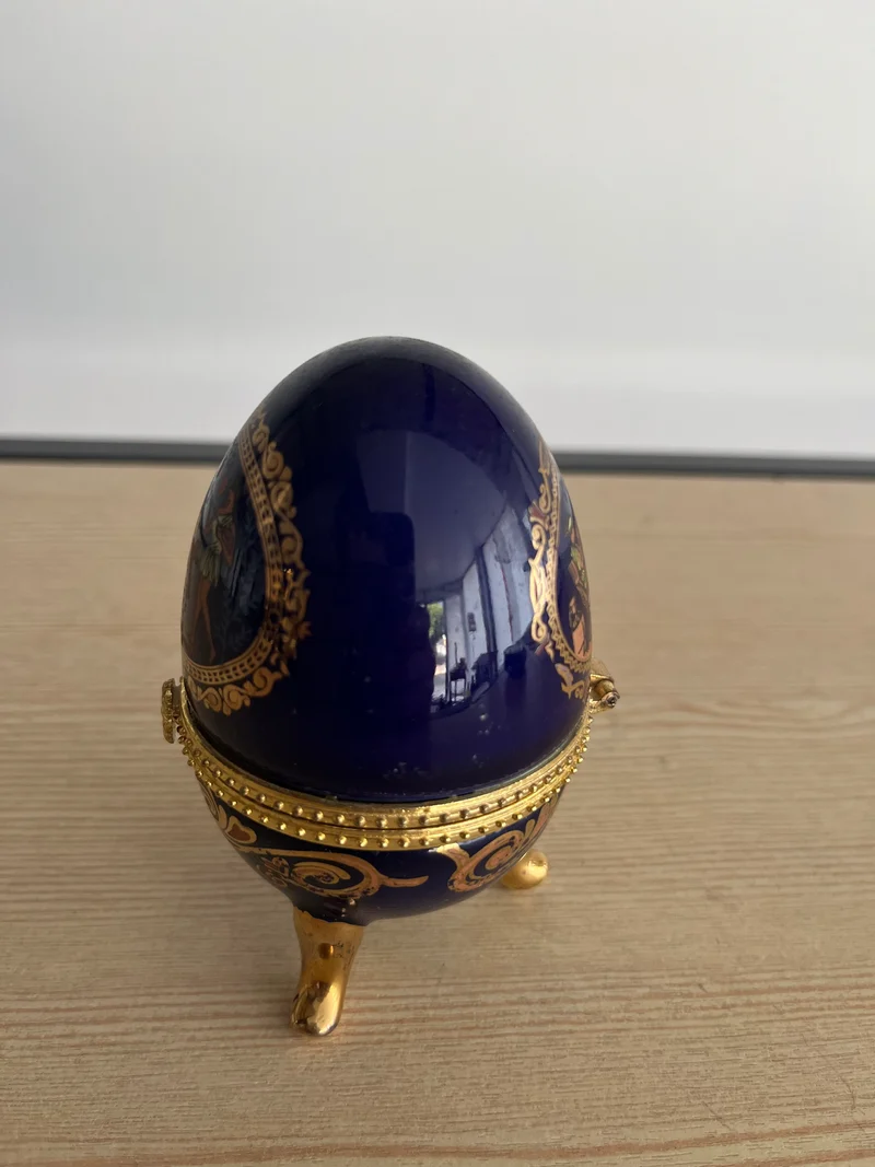 Boite à bijoux vintage œuf en porcelaine