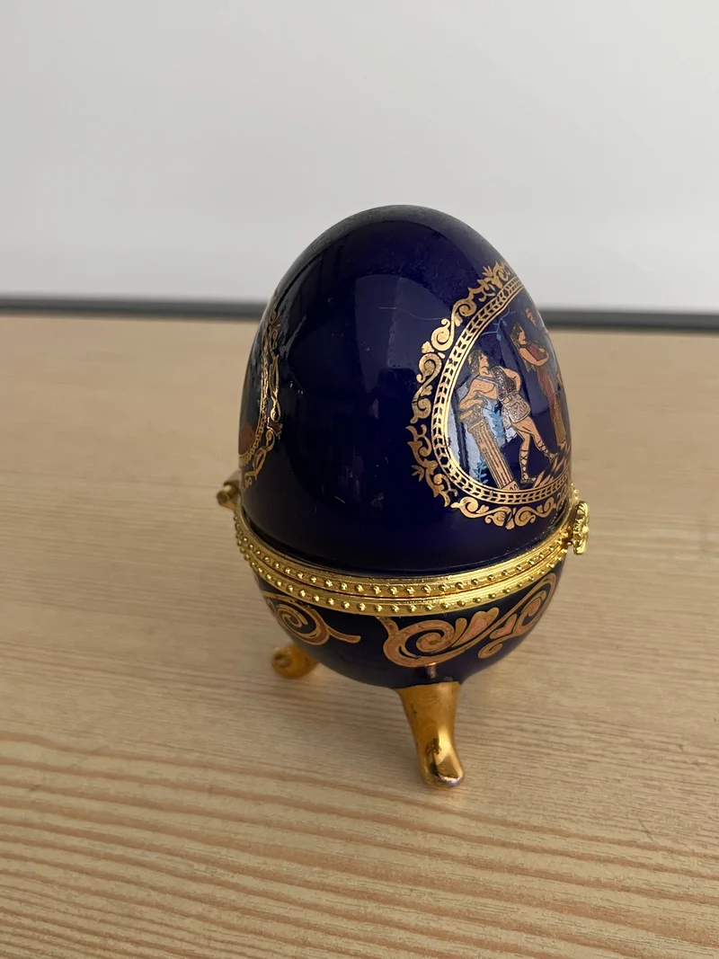 Boite à bijoux vintage œuf en porcelaine