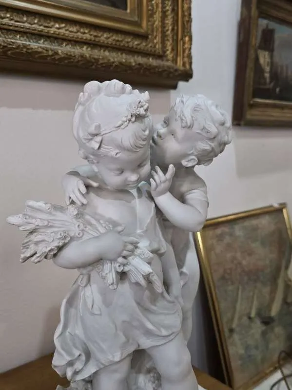 Statuette Biscuit signé Auguste Moreau